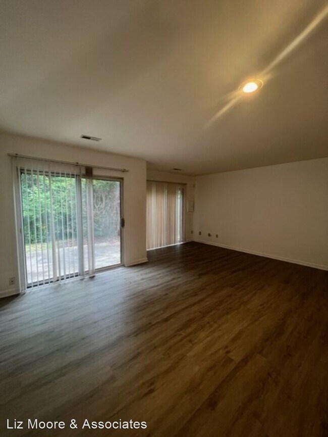 Foto del edificio - 3 br, 1.5 bath House - 3888 Staffordshire ...