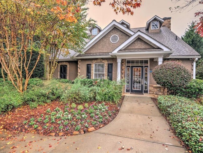 Building Photo - 3120 Seven Pines Ct