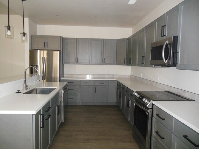 Foto del edificio - 695 Anela Ln