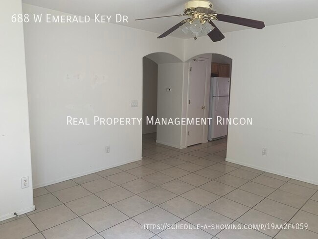 Foto del edificio - 688 W Emerald Key Dr