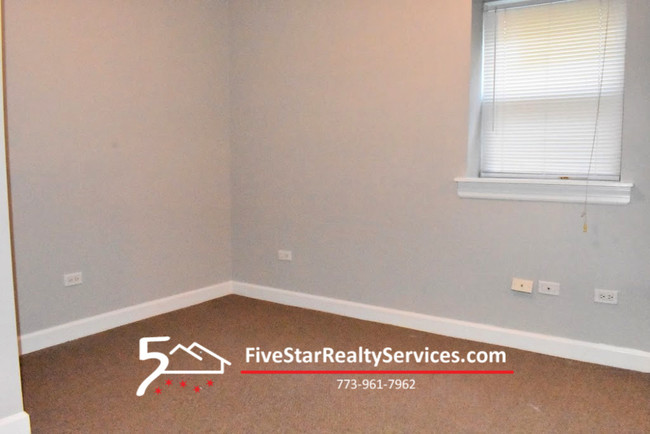 Foto del edificio - 4921 N Winthrop Ave