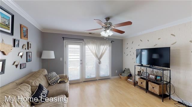 Building Photo - 2 br, 1.5 bath House - 1224 Green Oaks Lan...