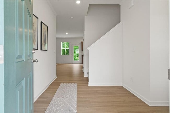 Building Photo - 220 Bloomfield Cir