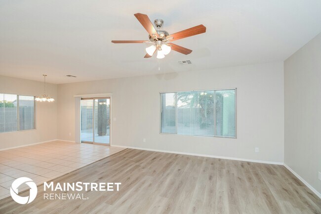 Foto del edificio - 13289 N Primrose St