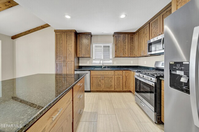 Building Photo - 340 Alvarez Dr