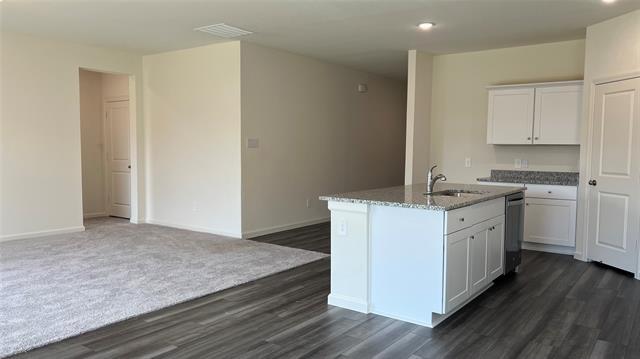 Building Photo - 702 Camden Dr