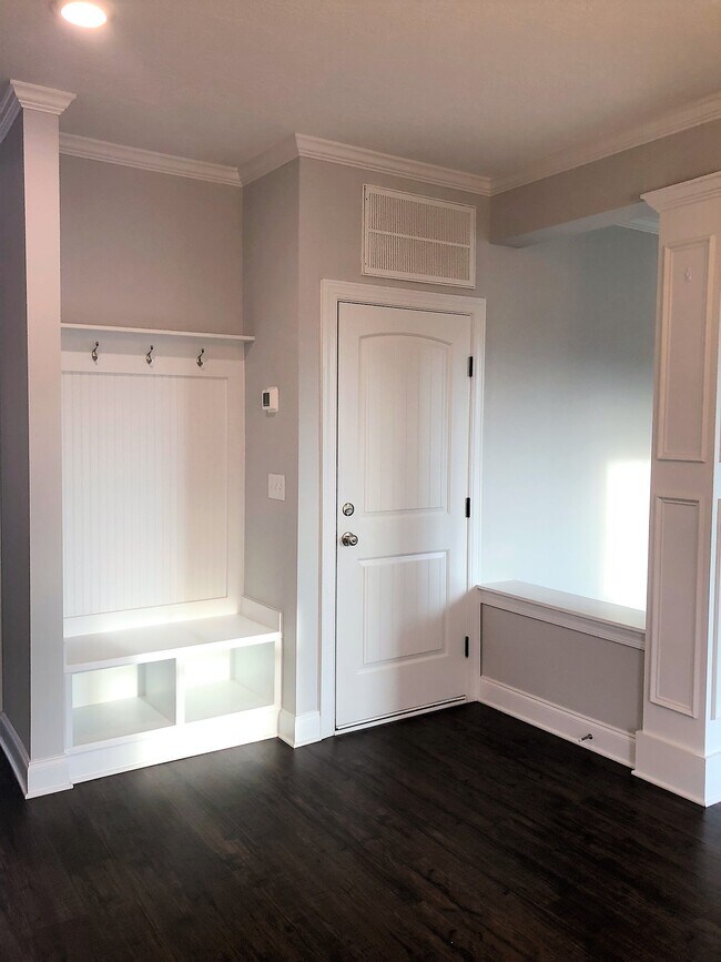 Foto del edificio - 902 Chesford Dr