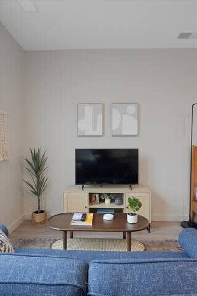 Building Photo - 3922 Foster St