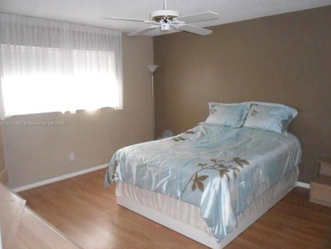 Foto del edificio - 5841 NW 61st Ave