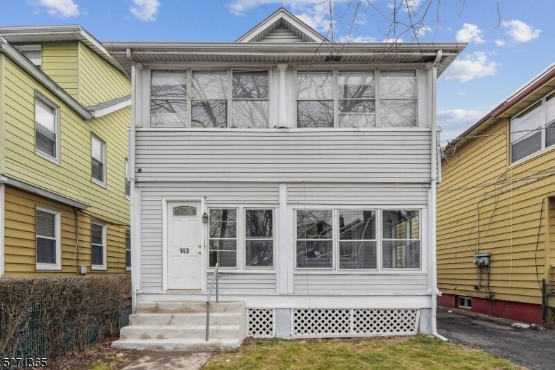 Primary Photo - 143 Willowdale Ave