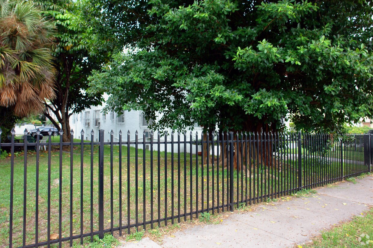 Building Photo - 1410 Euclid Ave