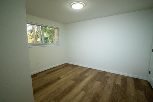 Foto del edificio - 403 43rd Ave SW