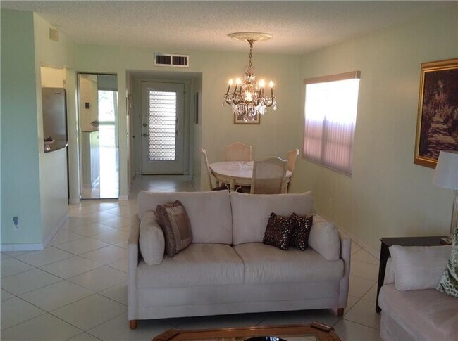 Building Photo - 516 Piedmont K