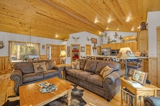 Building Photo - 9 Wallowa Ln