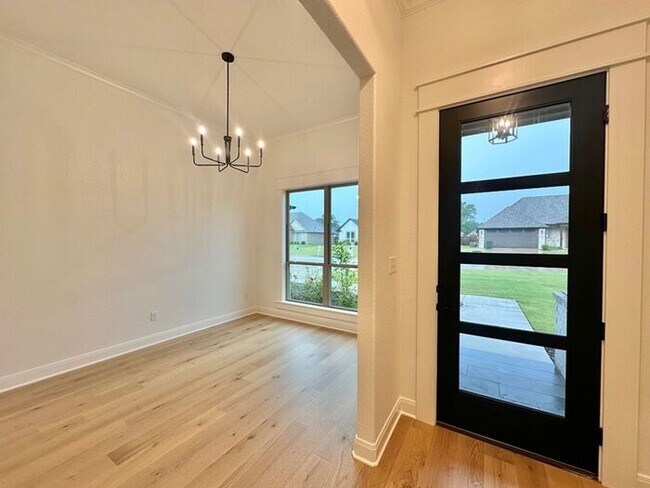 Foto del edificio - Available Now! Luxurious 3 Bedroom 2 Bath ...