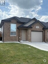 Building Photo - 3145 Viola Cres