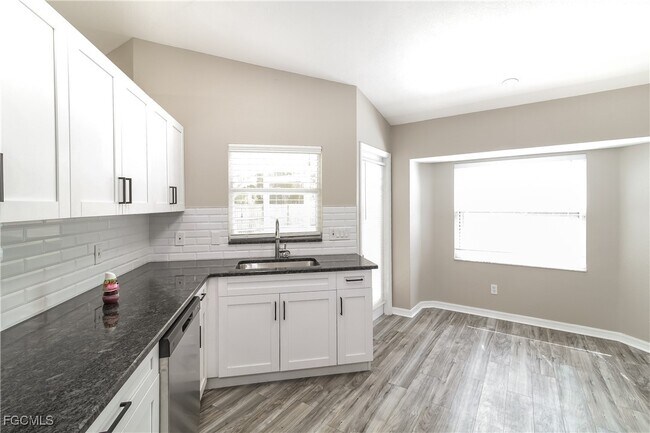 Building Photo - 1619 Geranium Ave