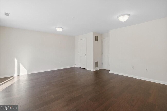 Foto del edificio - 407 Susan Cir