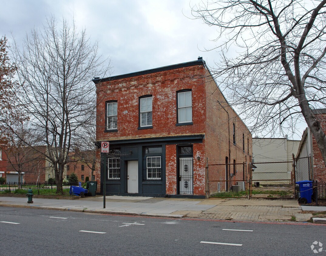 Foto principal - 1133 D St NE
