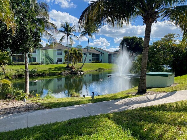 Foto del edificio - 4090 N Pine Island Rd