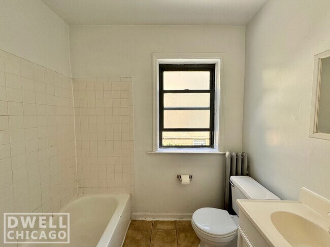 Foto del edificio - 2342 N Spaulding Ave