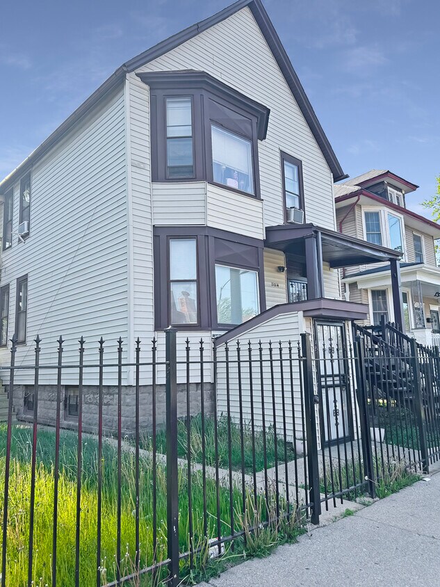 Foto principal - 11014 S State St