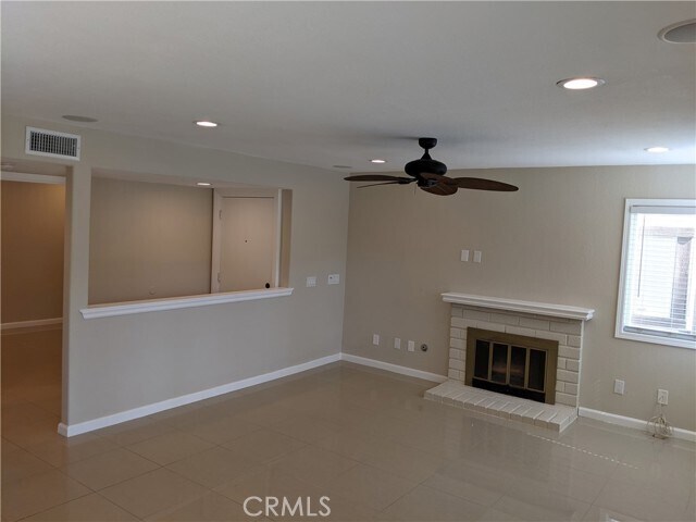 Building Photo - 3146 Little Mountain Dr