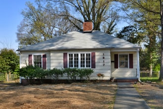 Building Photo - 1817 Hillcrest Dr