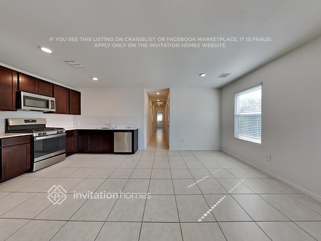 Building Photo - 3028 Wallace Wls Ct