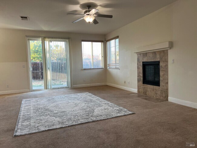 Foto del edificio - 5133 Fowler Ln