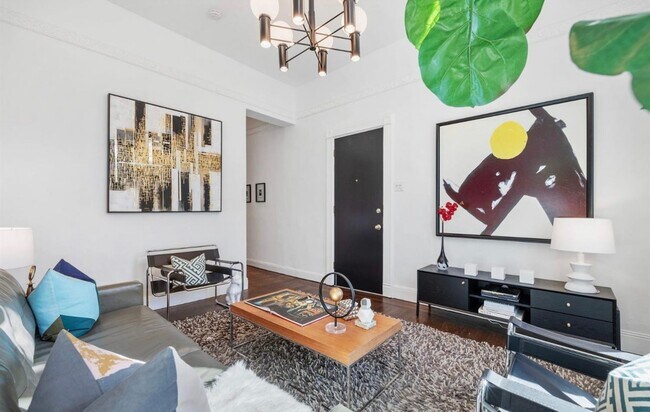 Furnished Living Room - 2924 Pine St