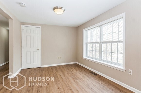 Foto del edificio - NOW AVAILABLE! 3 Glade Rd, Poughkeepsie, N...