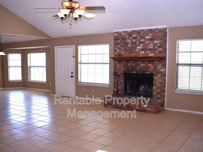 Building Photo - 9001 Wessex Ct