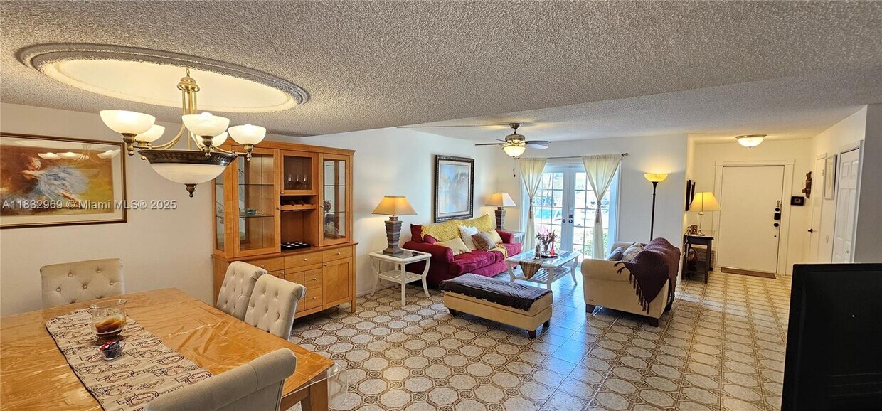 Foto principal - 2206 NE 7th St