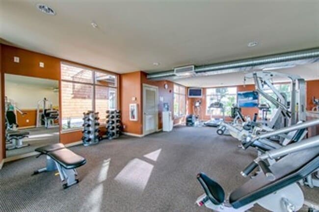 Building Photo - Bainbridge Island Condo