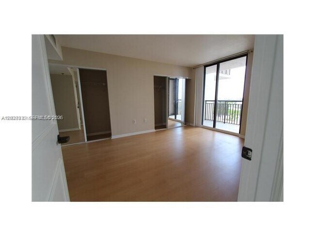 Foto del edificio - 540 Brickell Key Dr