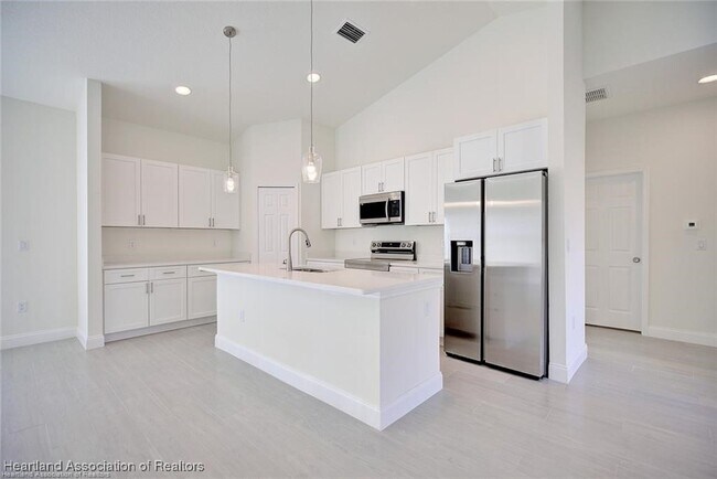 Building Photo - 6909 Salem Ct