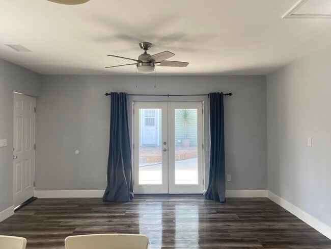 Building Photo - 10390 Don Pico Rd