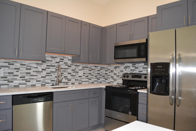 Building Photo - 18777 Cloud Lake Cir
