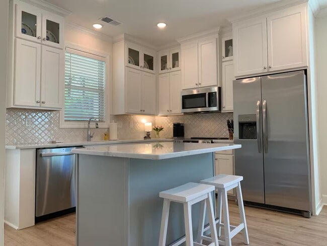 Building Photo - 4 Bedroom 2.5 Bath Furnished Home in Hernando
