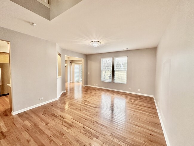 Foto del edificio - 3329 Bromley Ln