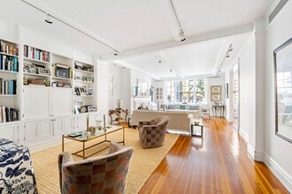 Building Photo - 130 E 67th St