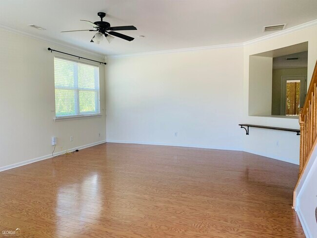 Foto del edificio - 120 Maple Hill Dr