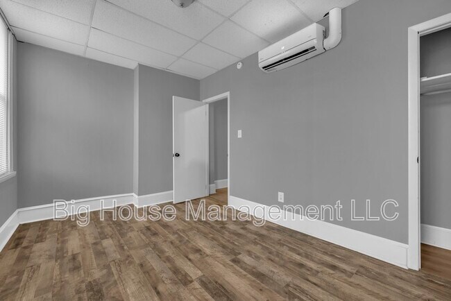 Building Photo - 339 E 25th St