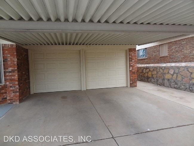 Building Photo - 4712 El Campo Dr