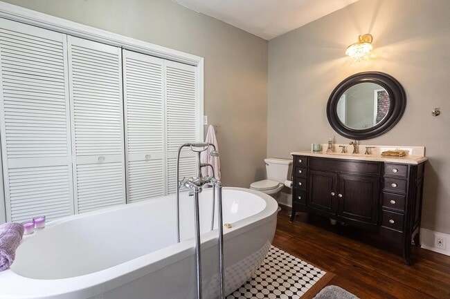 Building Photo - 125 S Pettigrew St