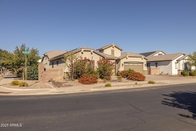 Building Photo - 20194 E Raven Dr