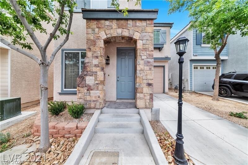 Primary Photo - 1703 Bamboo Rain Ave