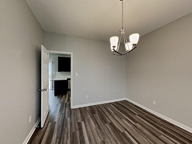Building Photo - 3407 Brownes Ferry Rd