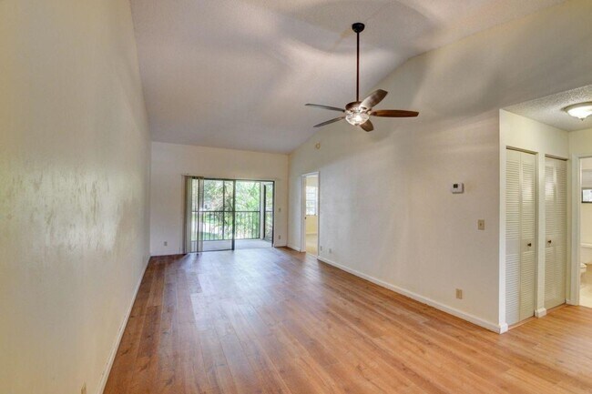 Building Photo - 301 Norwood Terrace